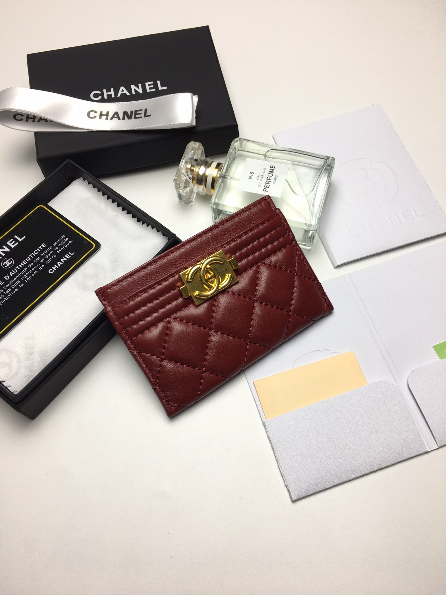 芸能人愛用Chanel シャネル 実物の写真 N品スーパーコピー財布代引き対応国内発送後払い安全必ず届く優良サイト